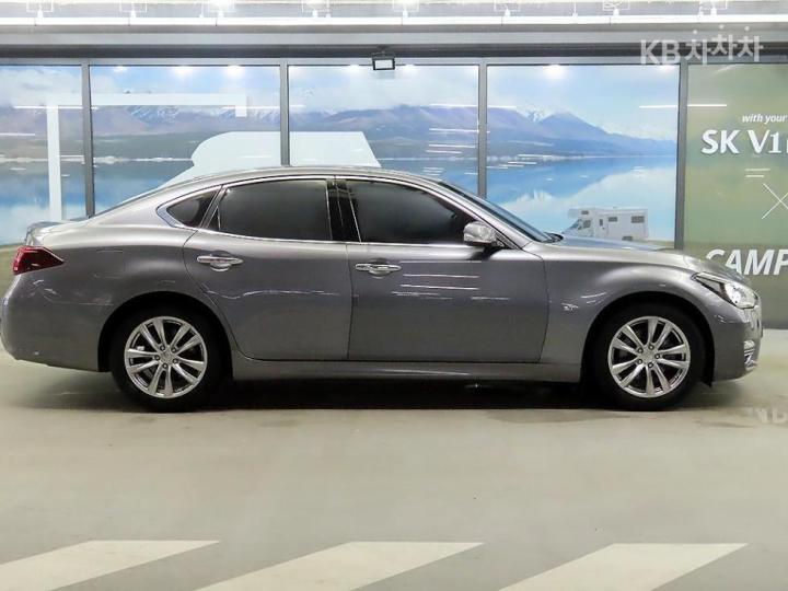 Infiniti Q70 3.7 Style 4