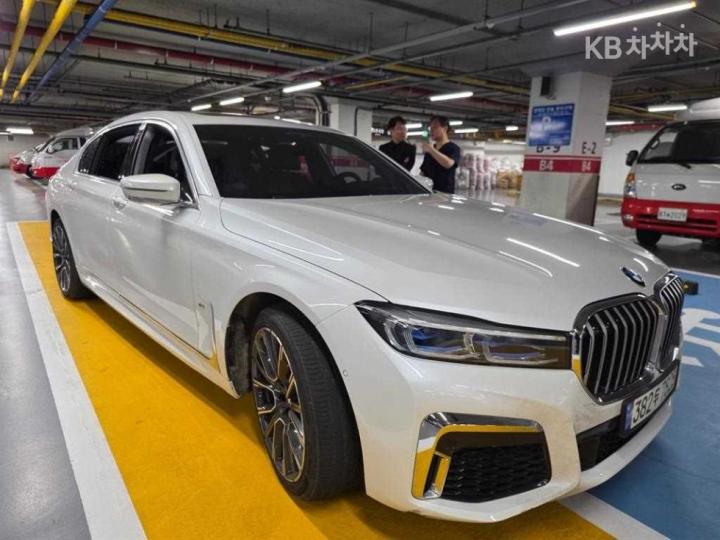 BMW 7 Series G11 740Li xDrive M Sport 4