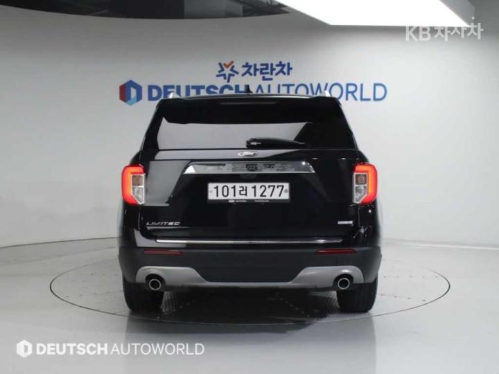 Ford Explorer Gasoline Turbo 2.3 AWD Limited 5