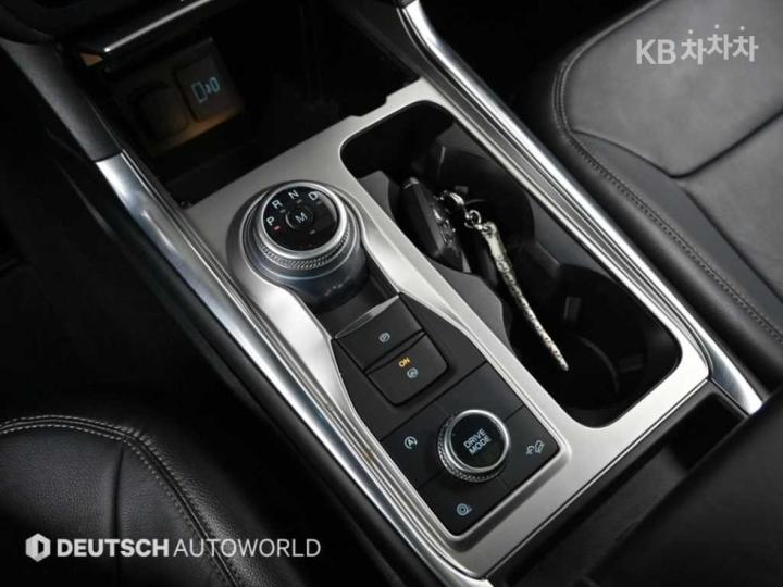 Ford Explorer Gasoline Turbo 2.3 AWD Limited 10