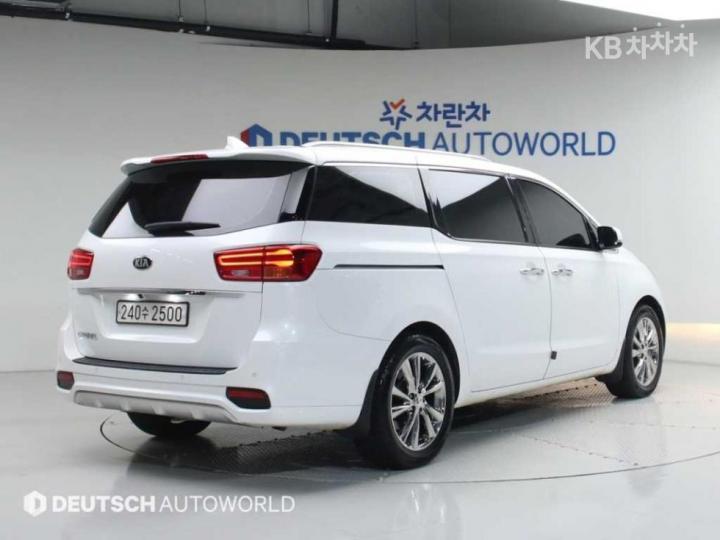 Kia Carnival 2.2 Diesel Prestige 3