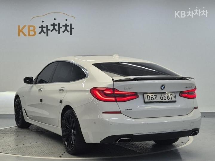 BMW 6 Series GranTurismo 640i xDrive Luxury 3