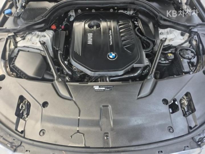 BMW 6 Series GranTurismo 640i xDrive Luxury 6