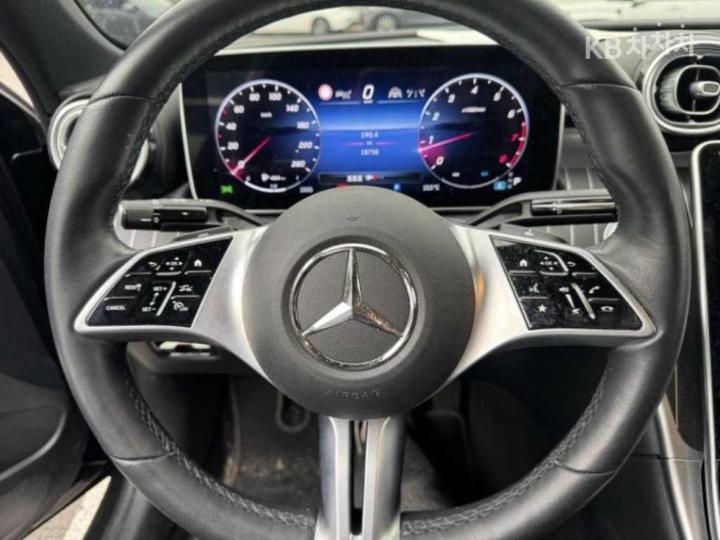 Mercedes-Benz C-Class W206 C200 4Matic Avantgarde 9