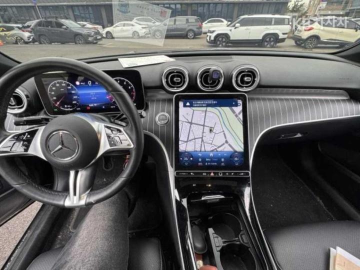 Mercedes-Benz C-Class W206 C200 4Matic Avantgarde 10