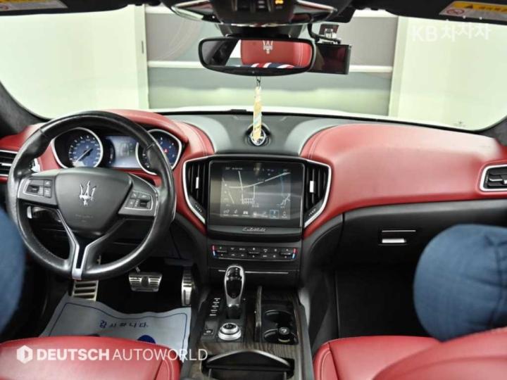 Maserati Ghibli New Diesel 3.0 Base Type 8