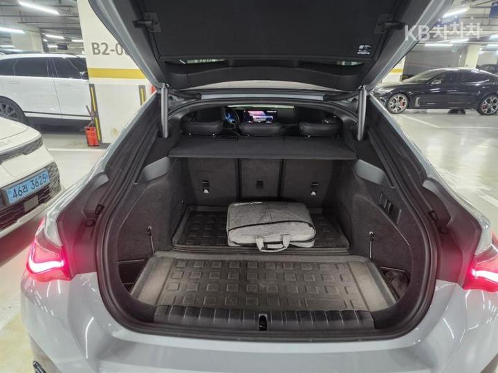 BMW i4 M50 Base Type 6