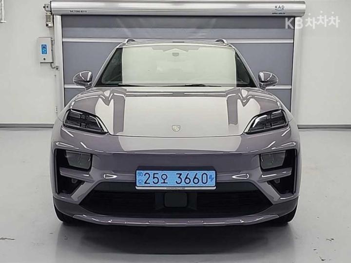 Porsche Macan — miniaturë 2