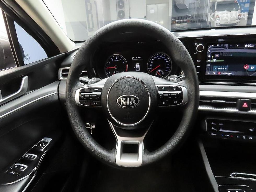 2021 - kia k5