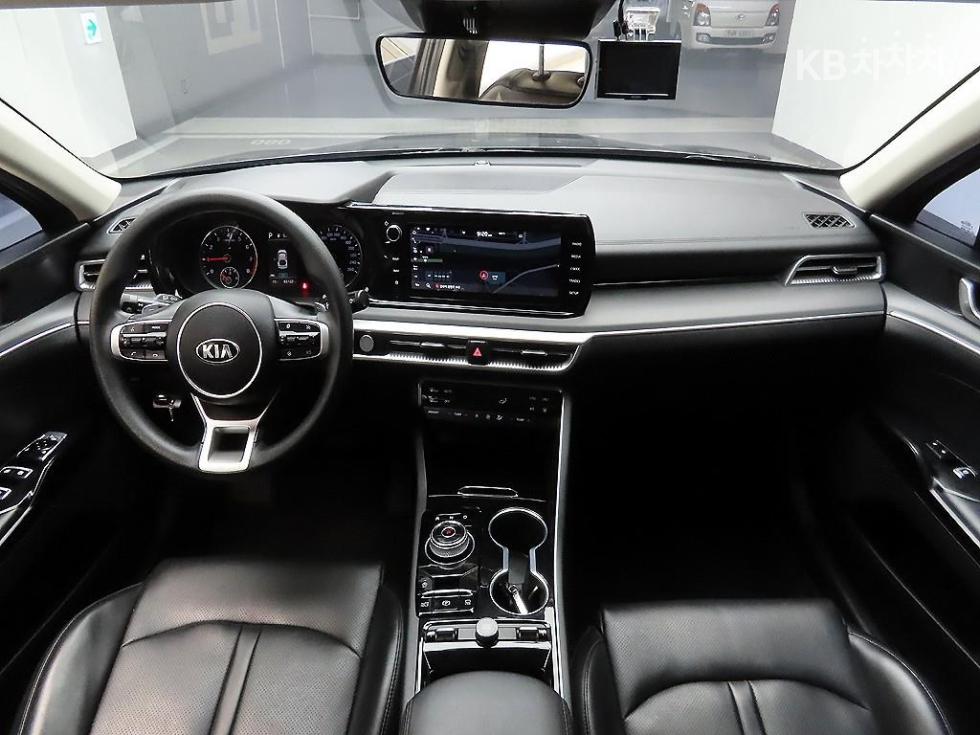 2021 - kia k5