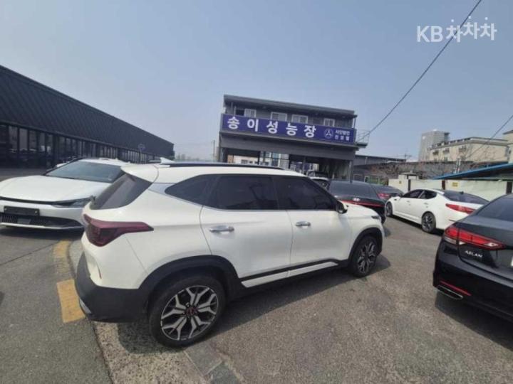 Kia Seltos 1.6 Gasoline Turbo 2WD Signature 4