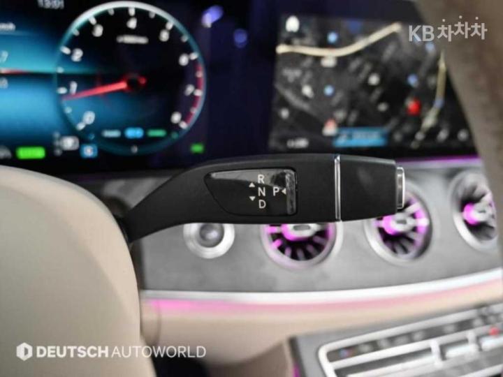 Mercedes-Benz E-Class W213 E450 4MATIC Carbriolet Base Type 10