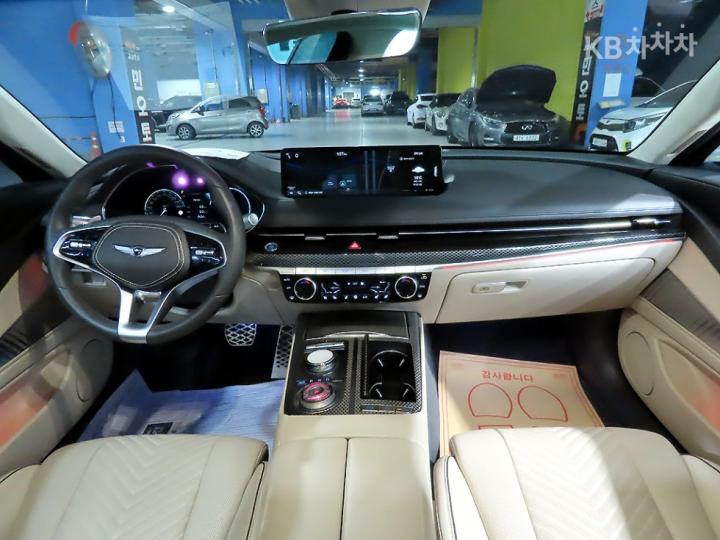 Genesis G80 RG3 3.5 T-GDi Sport Package AWD 6