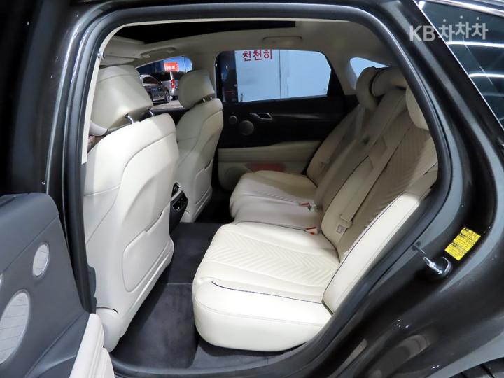 Genesis G80 RG3 3.5 T-GDi Sport Package AWD 8