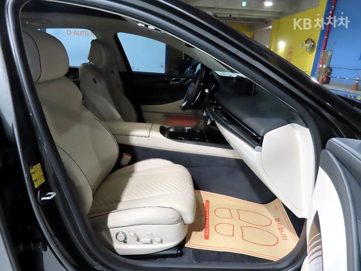 Genesis G80 RG3 3.5 T-GDi Sport Package AWD 9