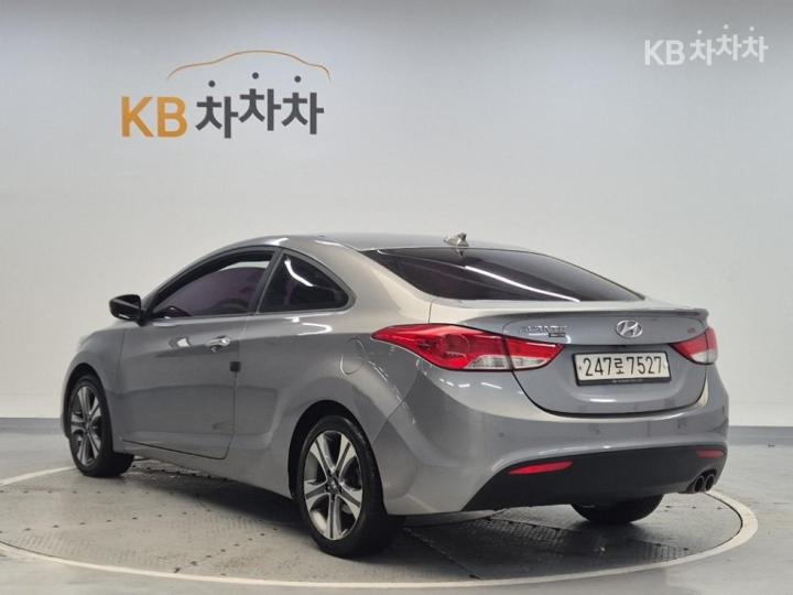 Hyundai Avante MD Coupe 2.0 GDi Premium 3