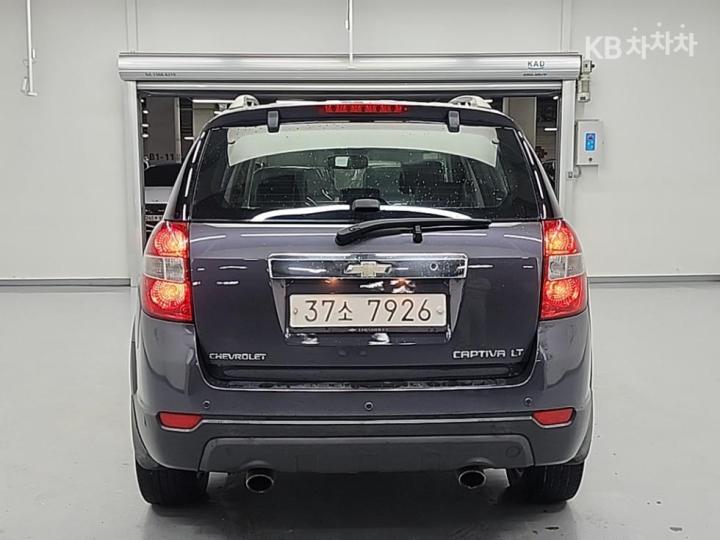 Chevrolet Captiva 2WD LT Premium 4