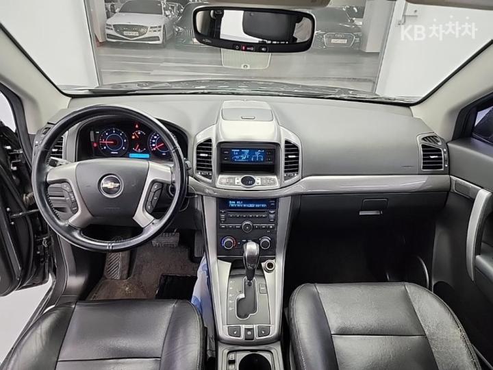 Chevrolet Captiva 2WD LT Premium 8