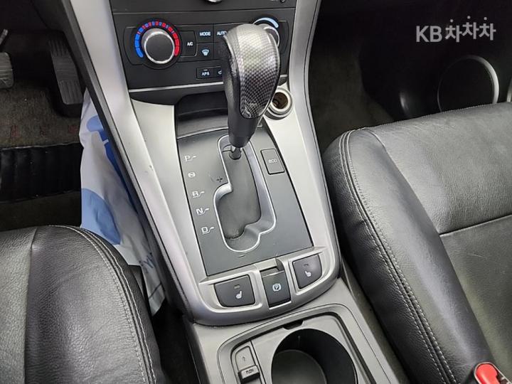 Chevrolet Captiva 2WD LT Premium 9