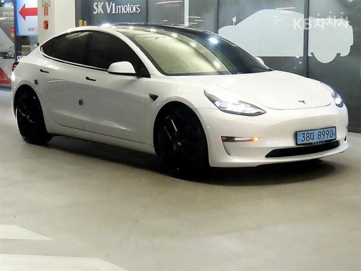 Tesla Model 3 Long Range 2