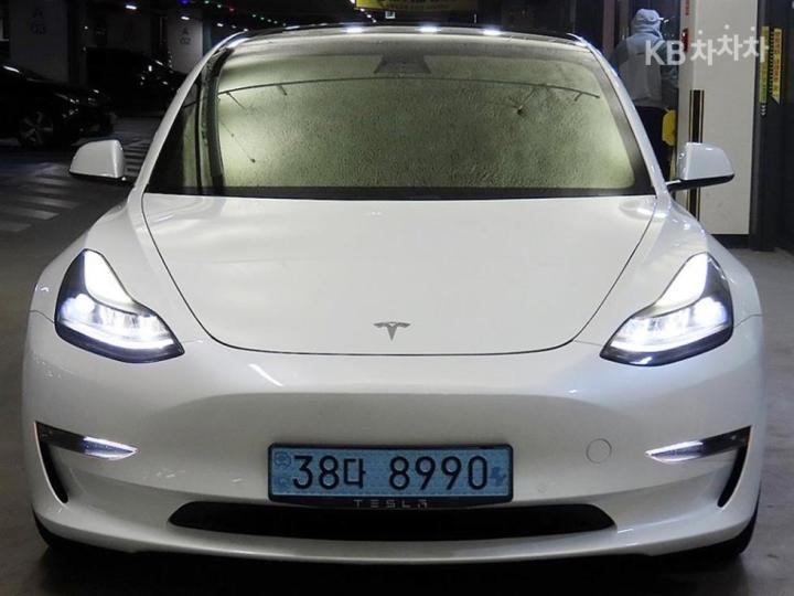 Tesla Model 3 Long Range 3