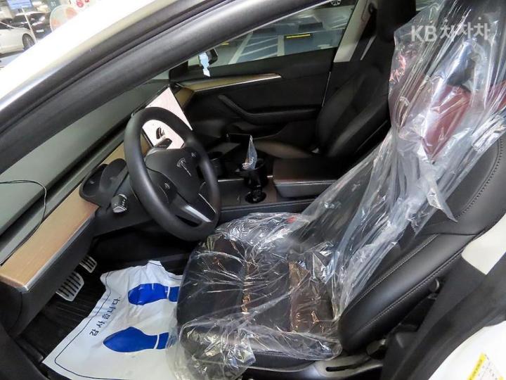 Tesla Model 3 Long Range 7