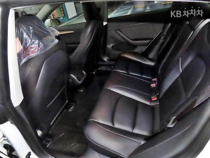 Tesla Model 3 Long Range 8