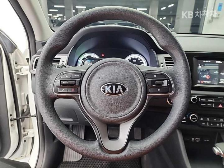 Kia Niro 1.6 Luxury 10