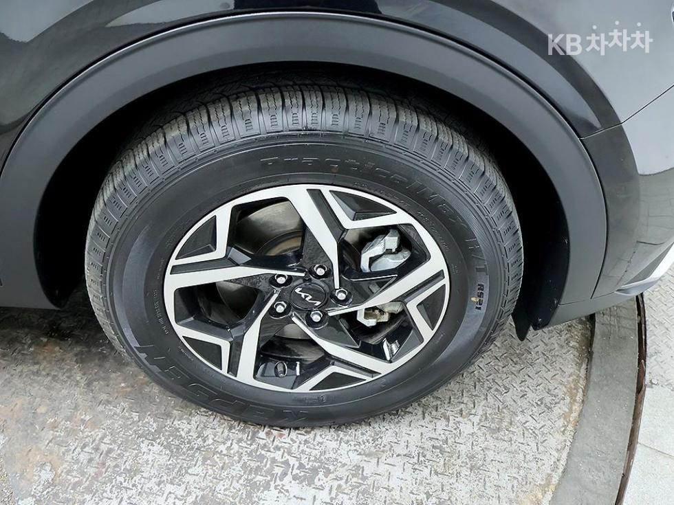 2022 - kia sportage