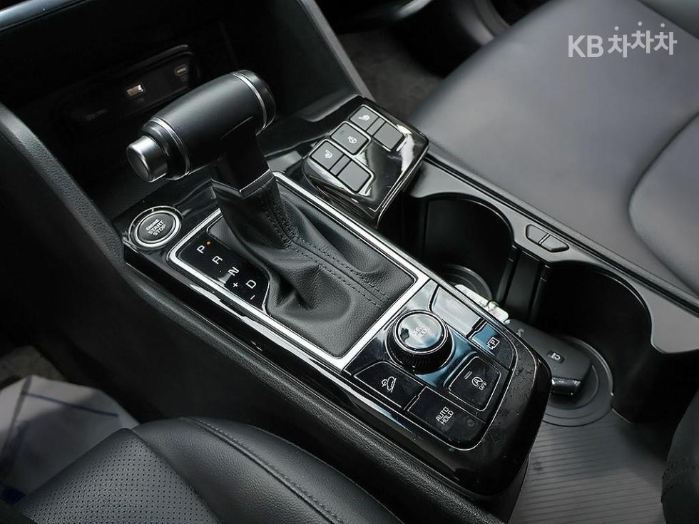 2022 - kia sportage