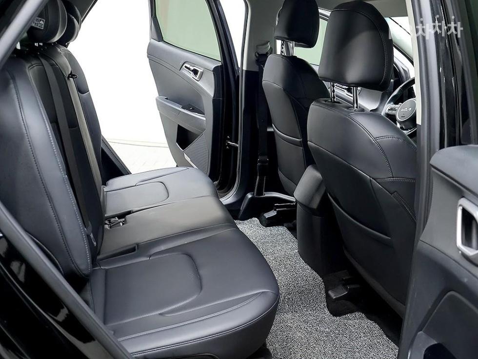 2022 - kia sportage