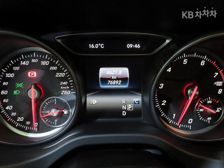 Mercedes-Benz GLA-Class X156 GLA220 Premium 10