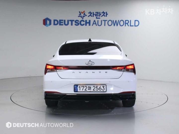 Hyundai Avante CN7 1.6 Gasoline Modern 5