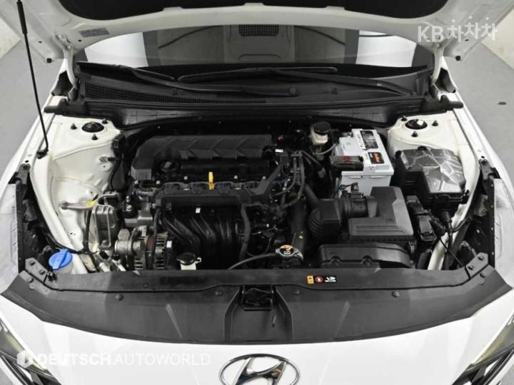 Hyundai Avante CN7 1.6 Gasoline Modern 7