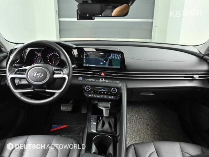 Hyundai Avante CN7 1.6 Gasoline Modern 8