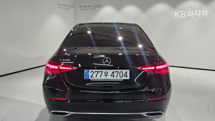 Mercedes-Benz C-Class W206 C200 Avantgarde 4
