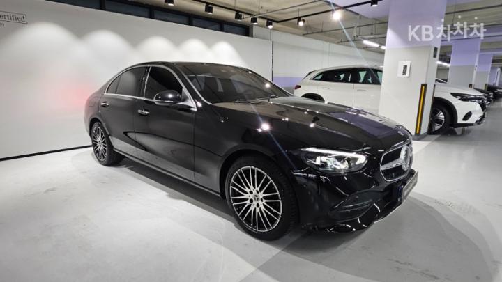 Mercedes-Benz C-Class W206 C200 Avantgarde 8