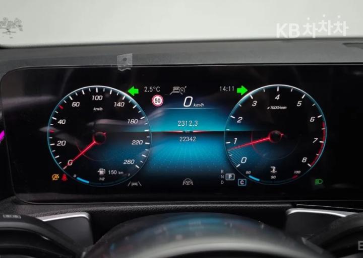 Mercedes-Benz GLB-Class X247 GLB250 4Matic 9