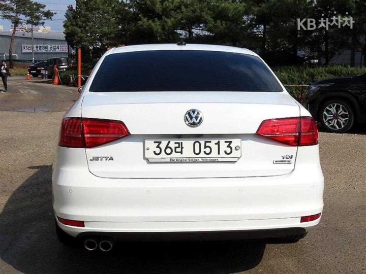 Volkswagen Jetta New 2.0 TDI BlueMotion Premium 5