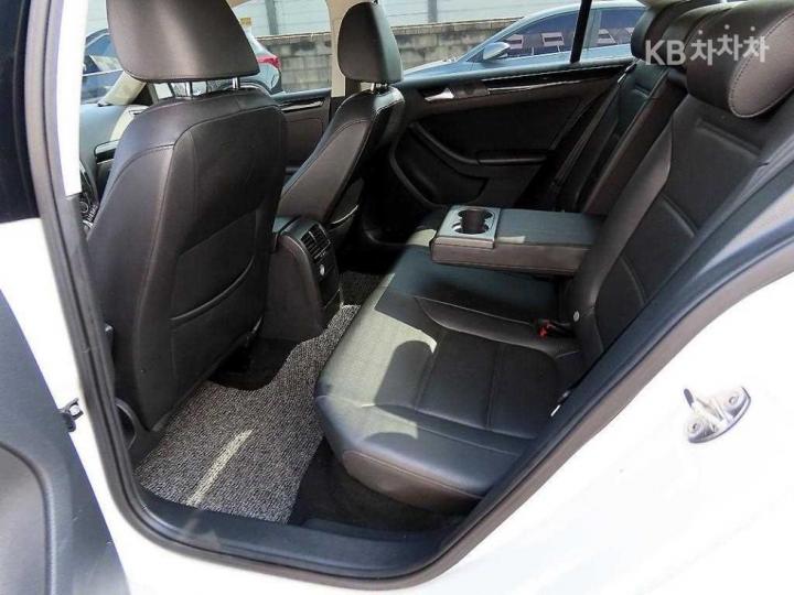 Volkswagen Jetta New 2.0 TDI BlueMotion Premium 7