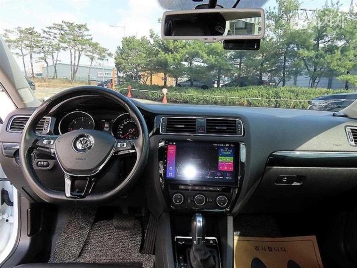 Volkswagen Jetta New 2.0 TDI BlueMotion Premium 8