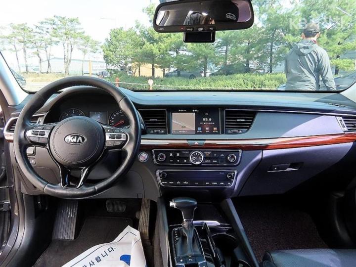 Kia K7 2.2 Diesel Prestige 8