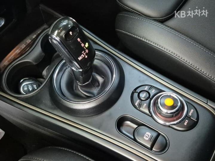 Mini Countryman F60 1.5 Cooper HighTrim 9