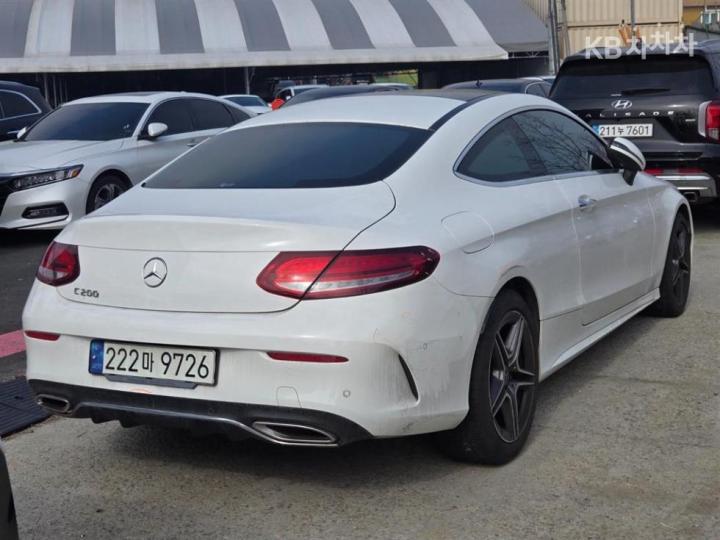 Mercedes-Benz C-Class C200 Coupe 3
