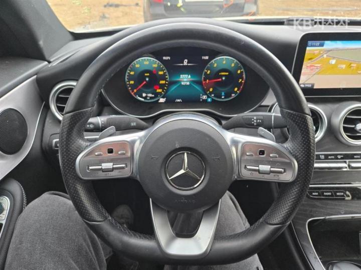 Mercedes-Benz C-Class C200 Coupe 10