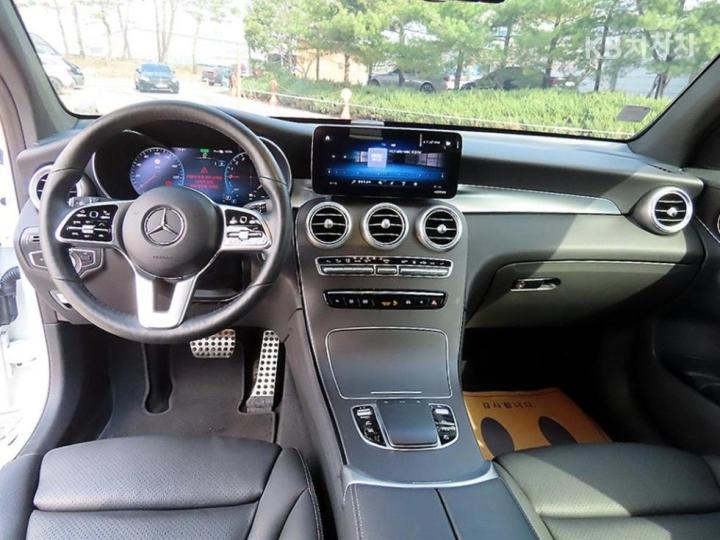 Mercedes-Benz GLC-Class X253 300e 4Matic Coupe Base Type 8