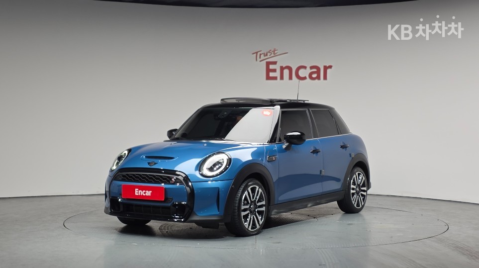 Mini 쿠퍼 5도어 S 2.0 Classic 기본형 - фото 1