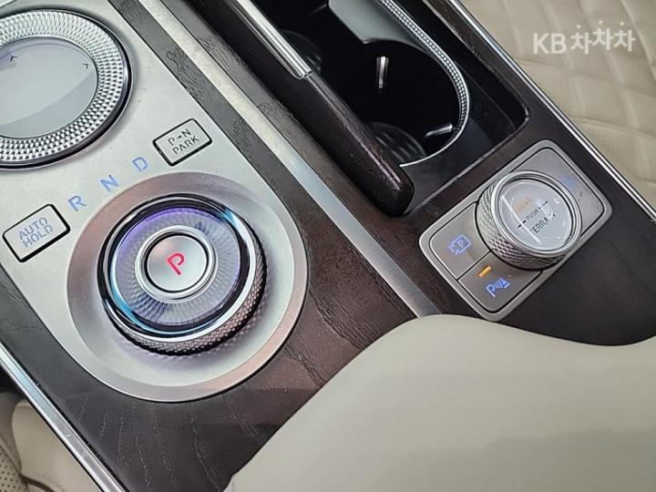 Genesis GV80 3.5 Turbo Gasoline AWD 9