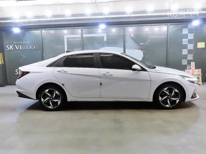Hyundai Avante CN7 1.6 Gasoline Modern 4