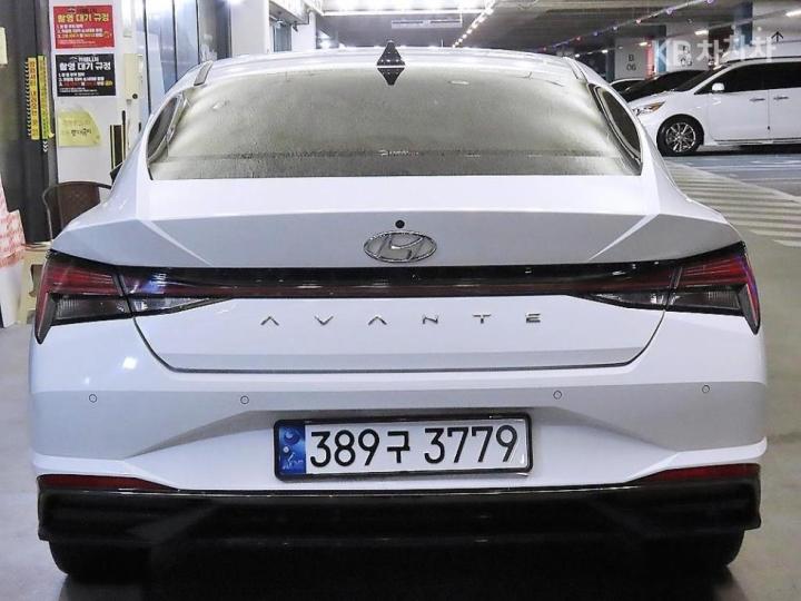 Hyundai Avante CN7 1.6 Gasoline Modern 6